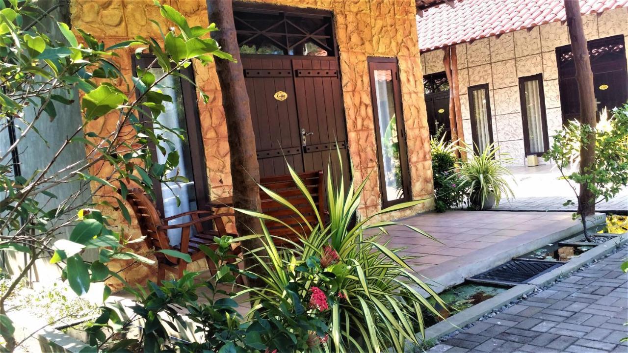 Maple Leaf Hotel Negombo Exterior foto