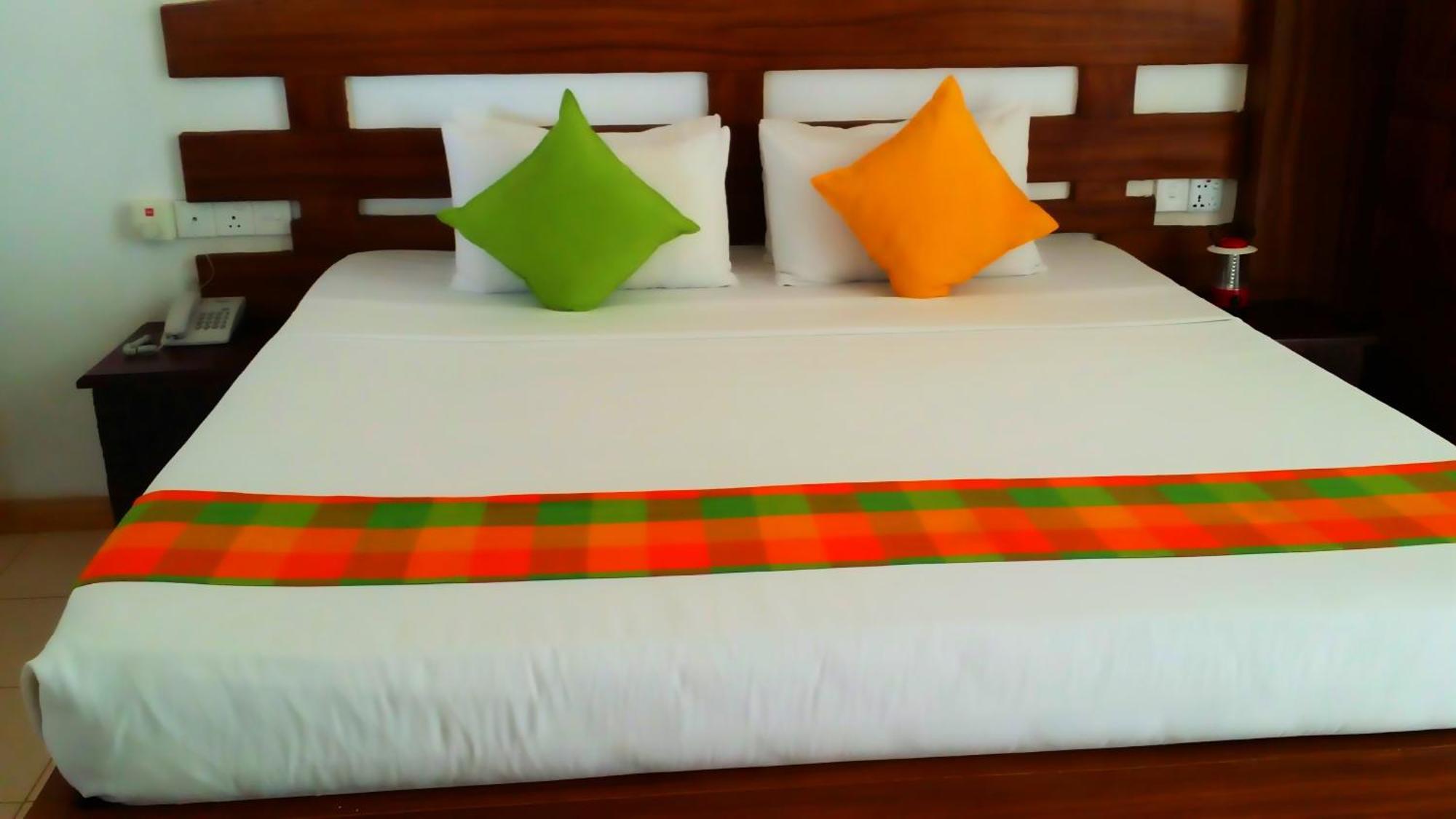 Maple Leaf Hotel Negombo Exterior foto